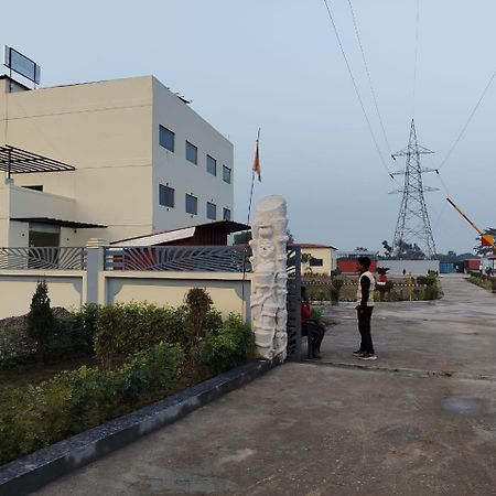 The Velvet Sky Hotel & Resort Bahraich ภายนอก รูปภาพ