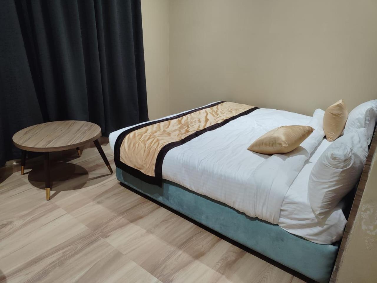 The Velvet Sky Hotel & Resort Bahraich ภายนอก รูปภาพ